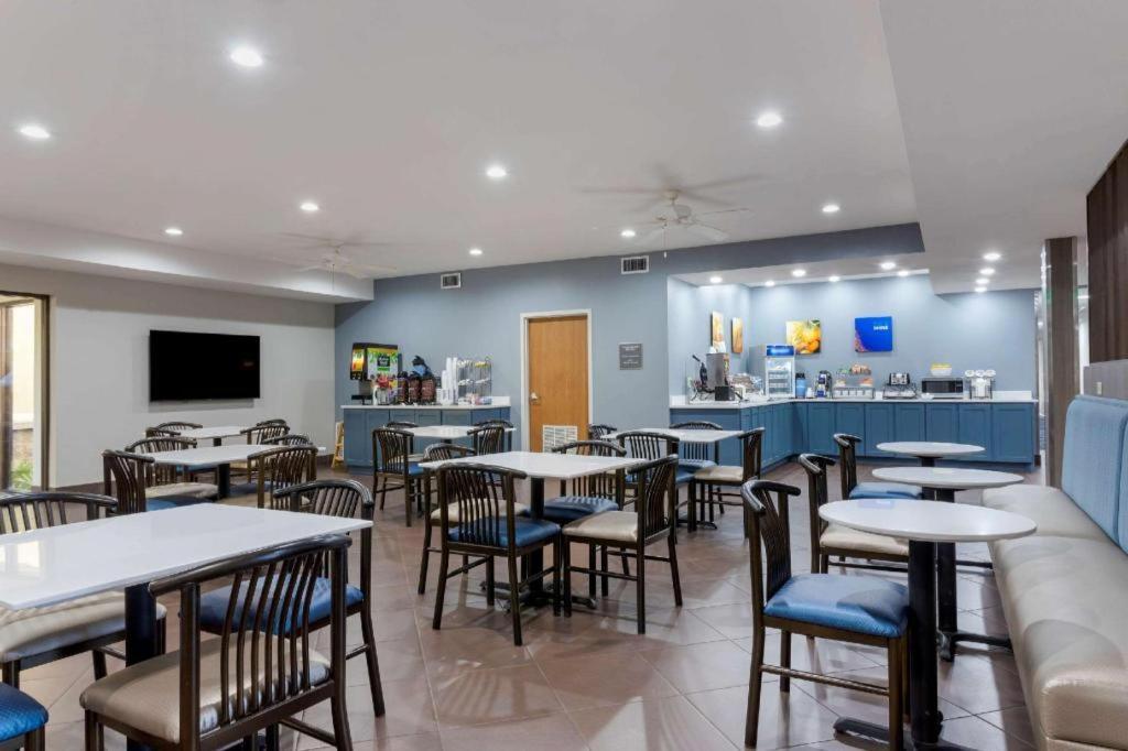 Comfort Inn & Suites Hot Springs Central Ngoại thất bức ảnh