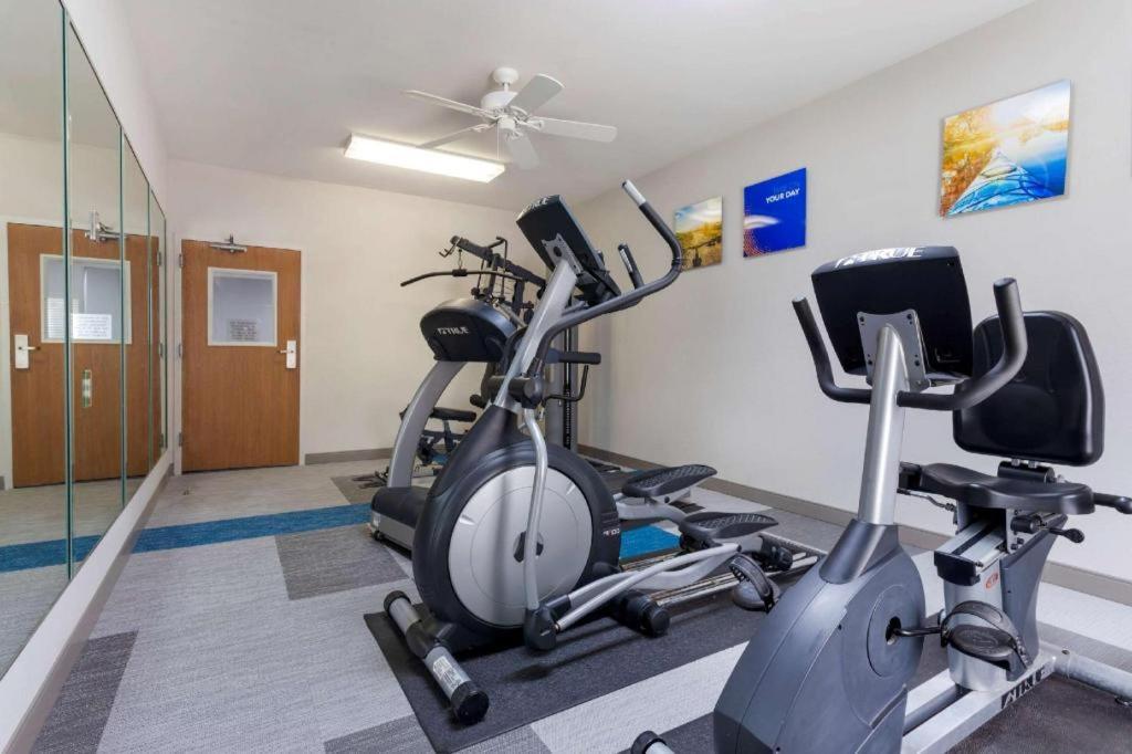 Comfort Inn & Suites Hot Springs Central Ngoại thất bức ảnh